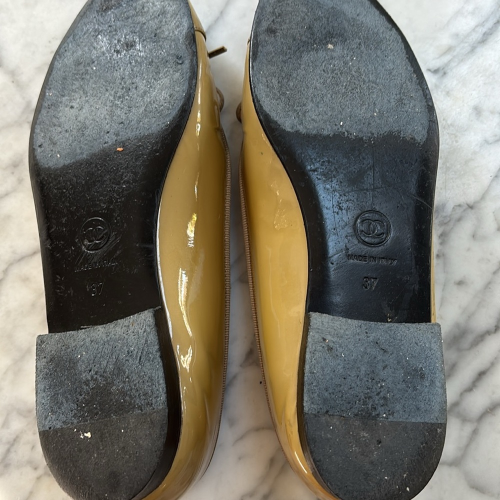 CHANEL patent calfskin ballerina  flats size 37 in beige pat - Picture 11 of 16